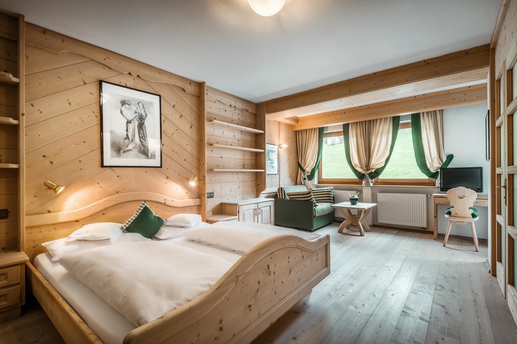 Residence Ciasa Planat ซานกัสซิอาโน ภายนอก รูปภาพ